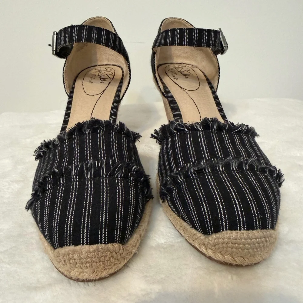 LifeStride Size 8.5 Cork Heels